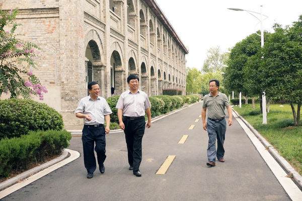 中學(xué)校園景觀設(shè)計說明（中學(xué)校園景觀設(shè)計說明怎么寫）